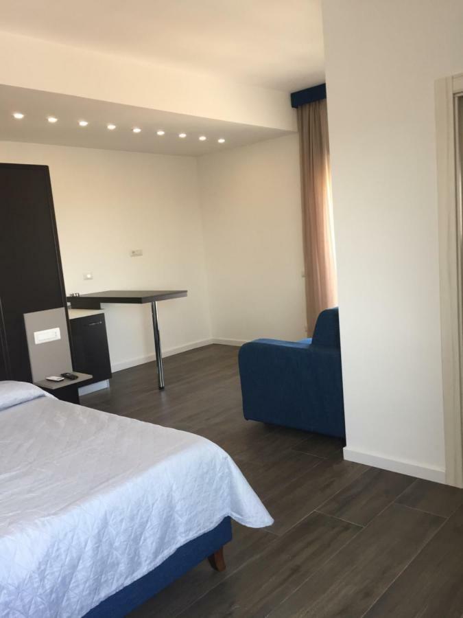 Residenza Garibaldi Apartment Наполи Екстериор снимка